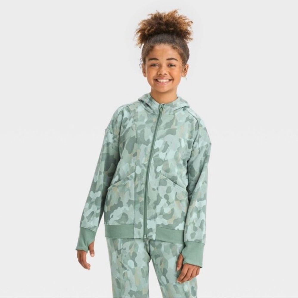 Clearance//NWT all in motion girls camo hoodie.